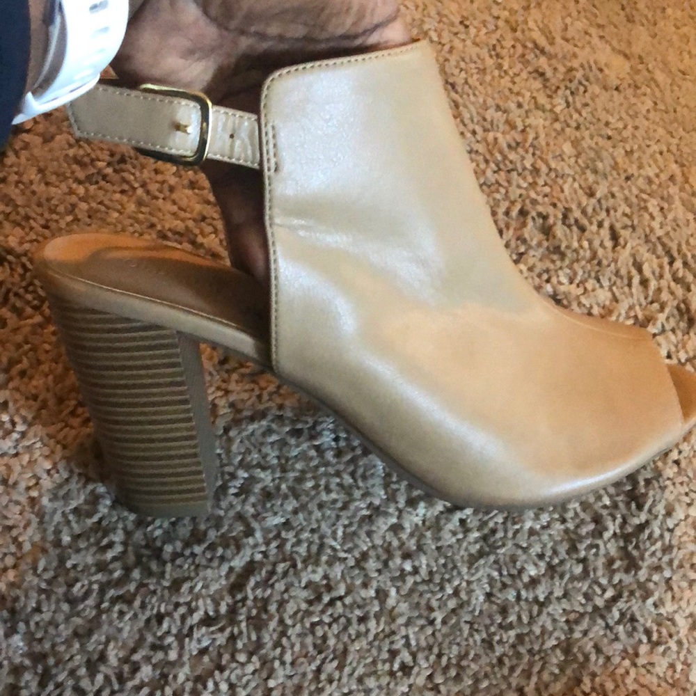 Taupe Open toe Sandal, size 9